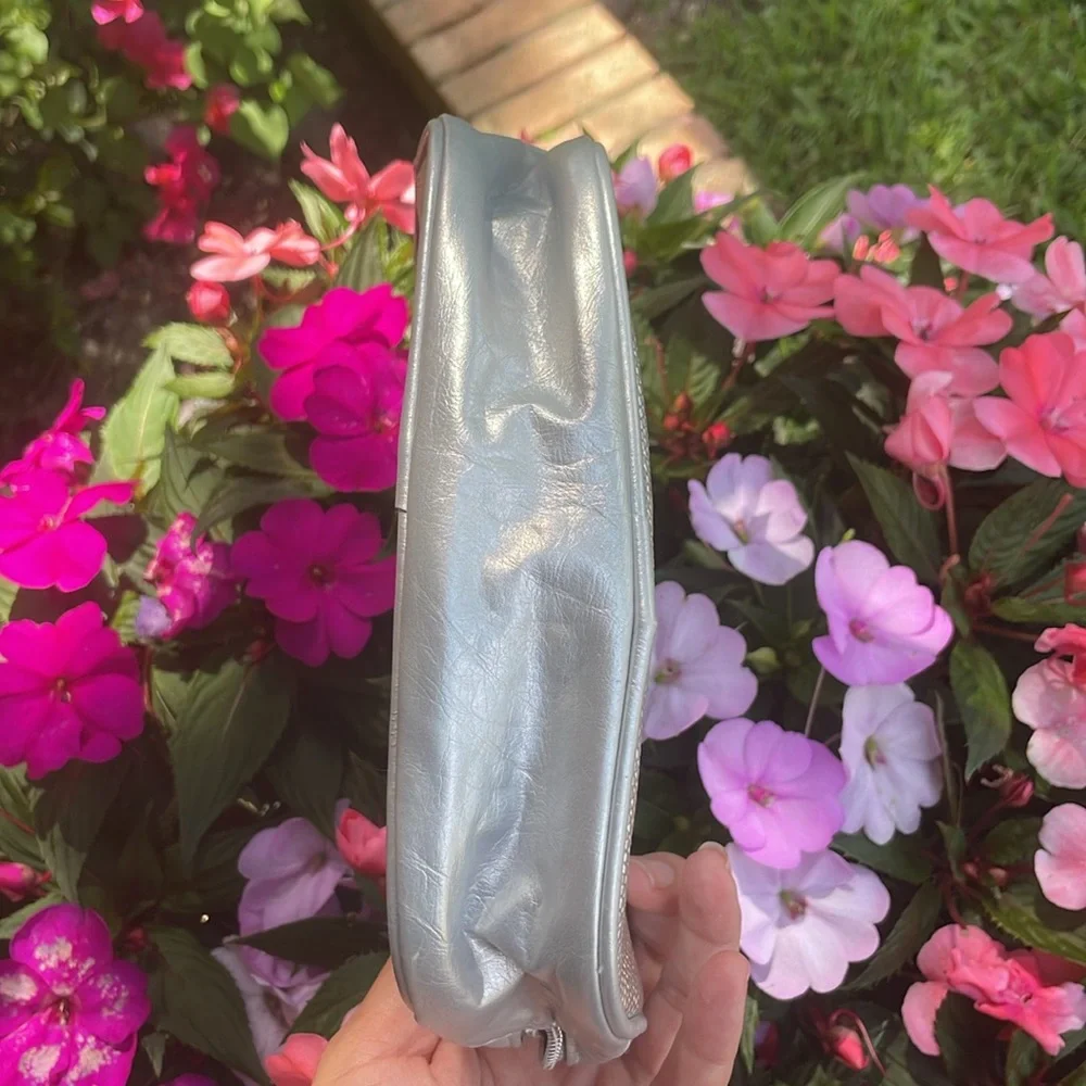 La Prairie Pouch NEW🩶